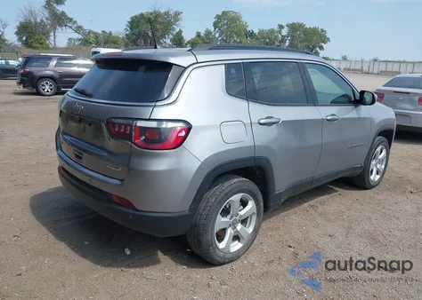 2018 Jeep Compass Latitude 4X4 from USA, damaged, VIN 3C4NJDBB7JT333325